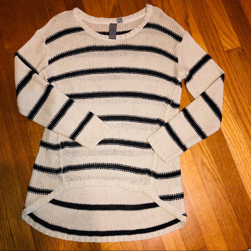 Hi low cream and black sweater size med